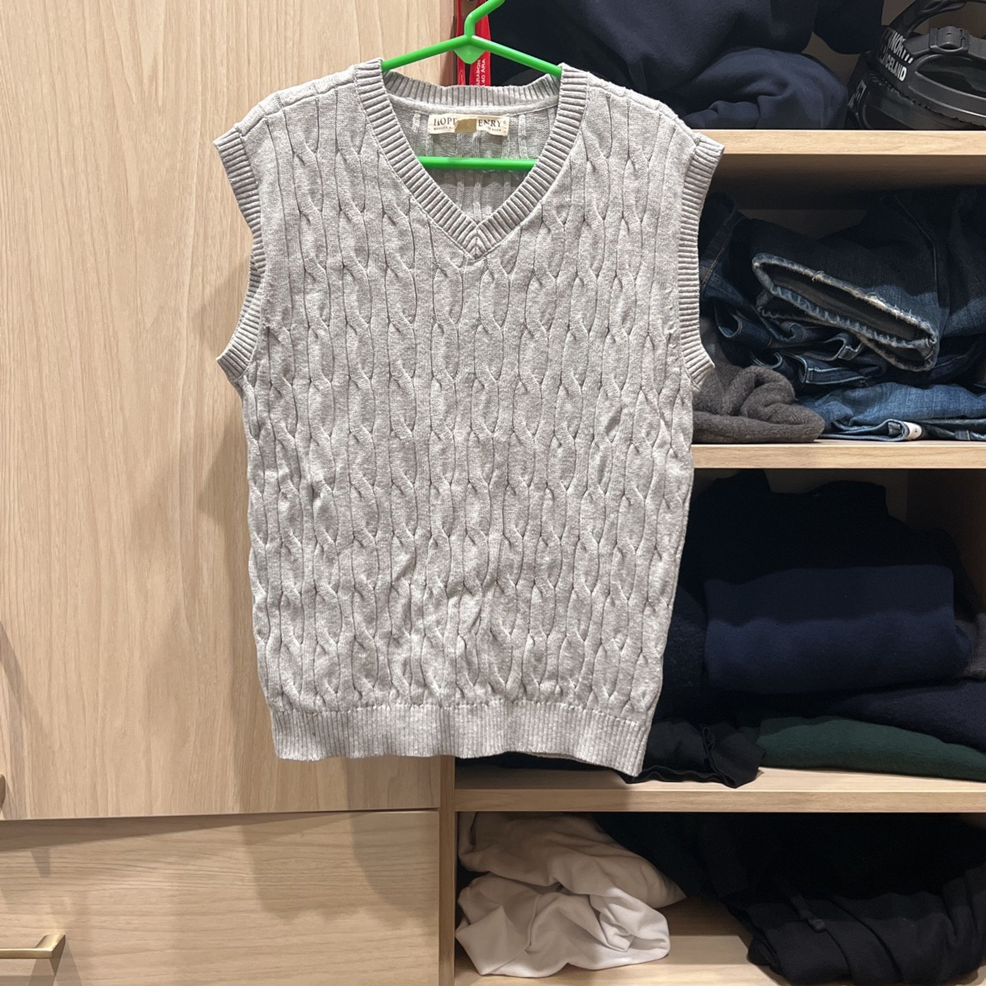 Kid’s Large Gray Cable knit Sweater C’est