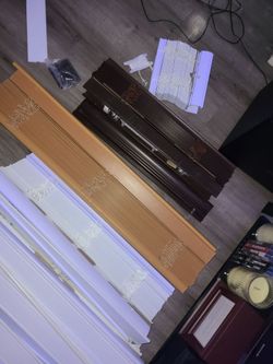 BRAND NEW WHITE FAUX WOOD CORDLESS BLINDS..OPEN BOX...SIZES IN PICTURES ...20 DOLLARS UP TO 25 DOLLARS EACH DEPENDING ON SIZES...SE HABLA ESPANOL. C