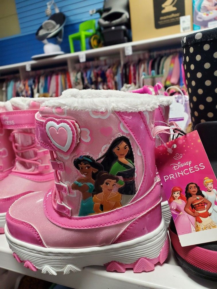 New Snow Boots Size 7,8,9,10, 11, & 12