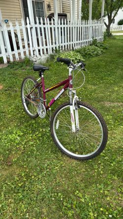 Roadmaster Granite Peak 26-inch Women's Mountain Bike