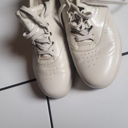Zapatos Sas De Mujer En Buenas Condiciones 8w Limpios