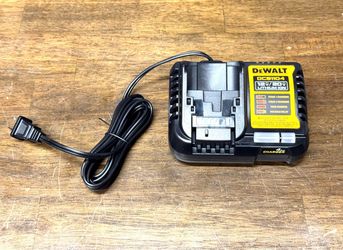 DEWALT Flex volt 12V/20V/60V 4 Amp Charger