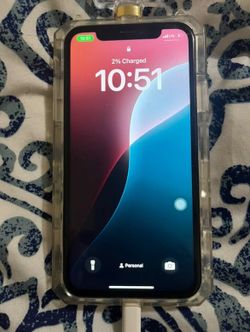 iPhone XR white UNLOCKED