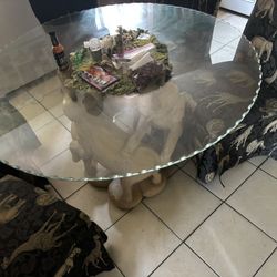 Round glass Dining Table 