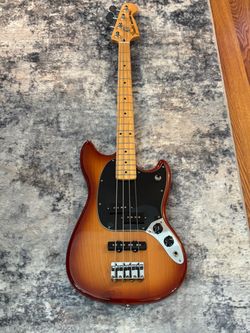 Fender Mustang Bass