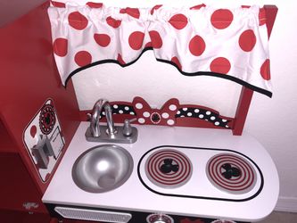 DISNEY Jr. Minnie Mouse Vintage Kitchen Play Kitchen - Jr. Minnie