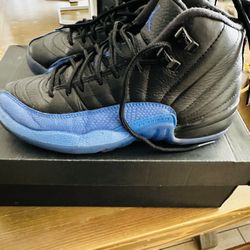 Youth Jordan 12 Size 4.5