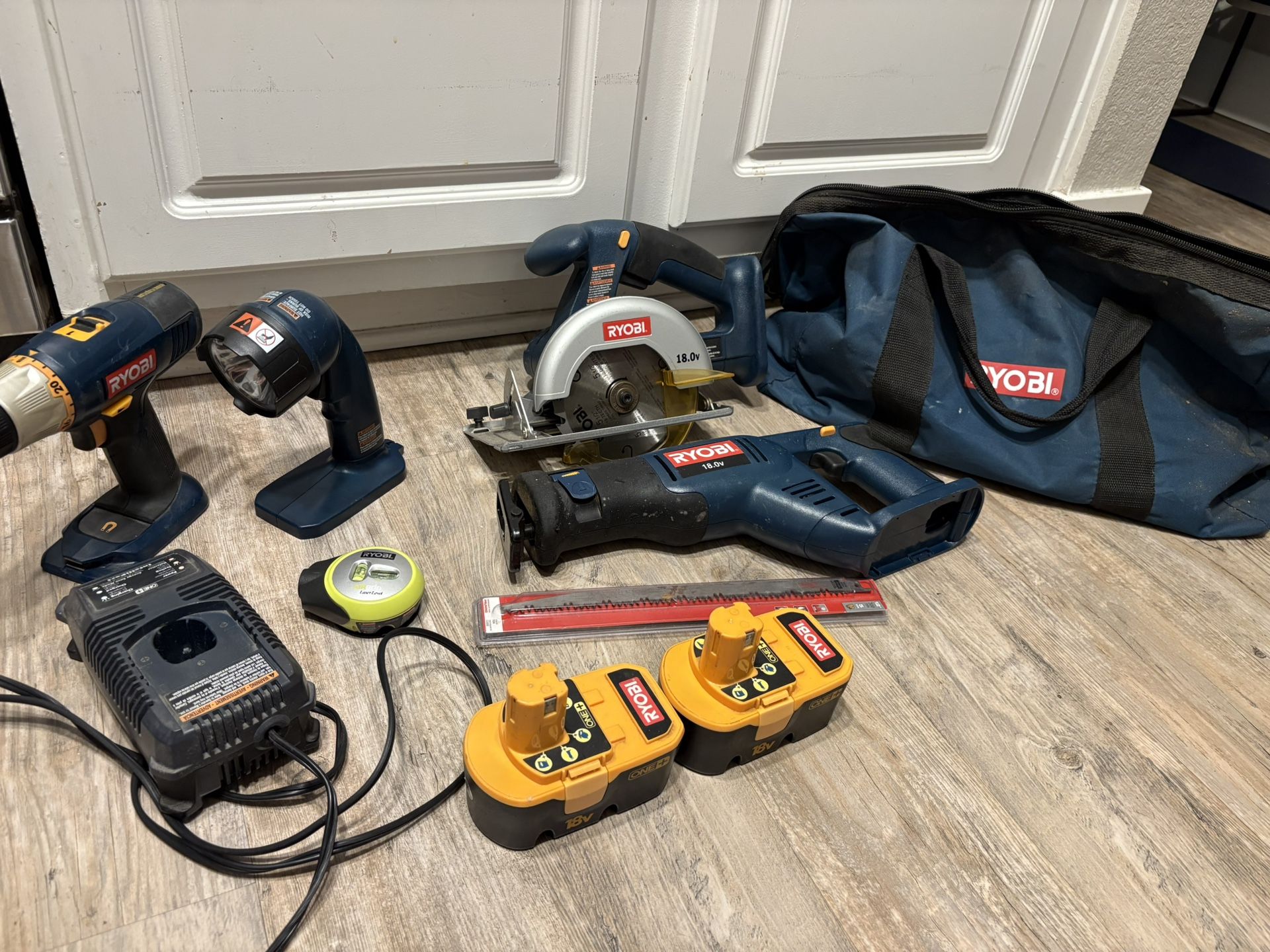 Ryobi Power Tools 18V ONE+ SUPER COMBO KIT Drill Saw Laser air Girl Level 