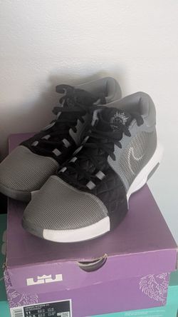 Nike Lebron Witness Sneakers Size 11