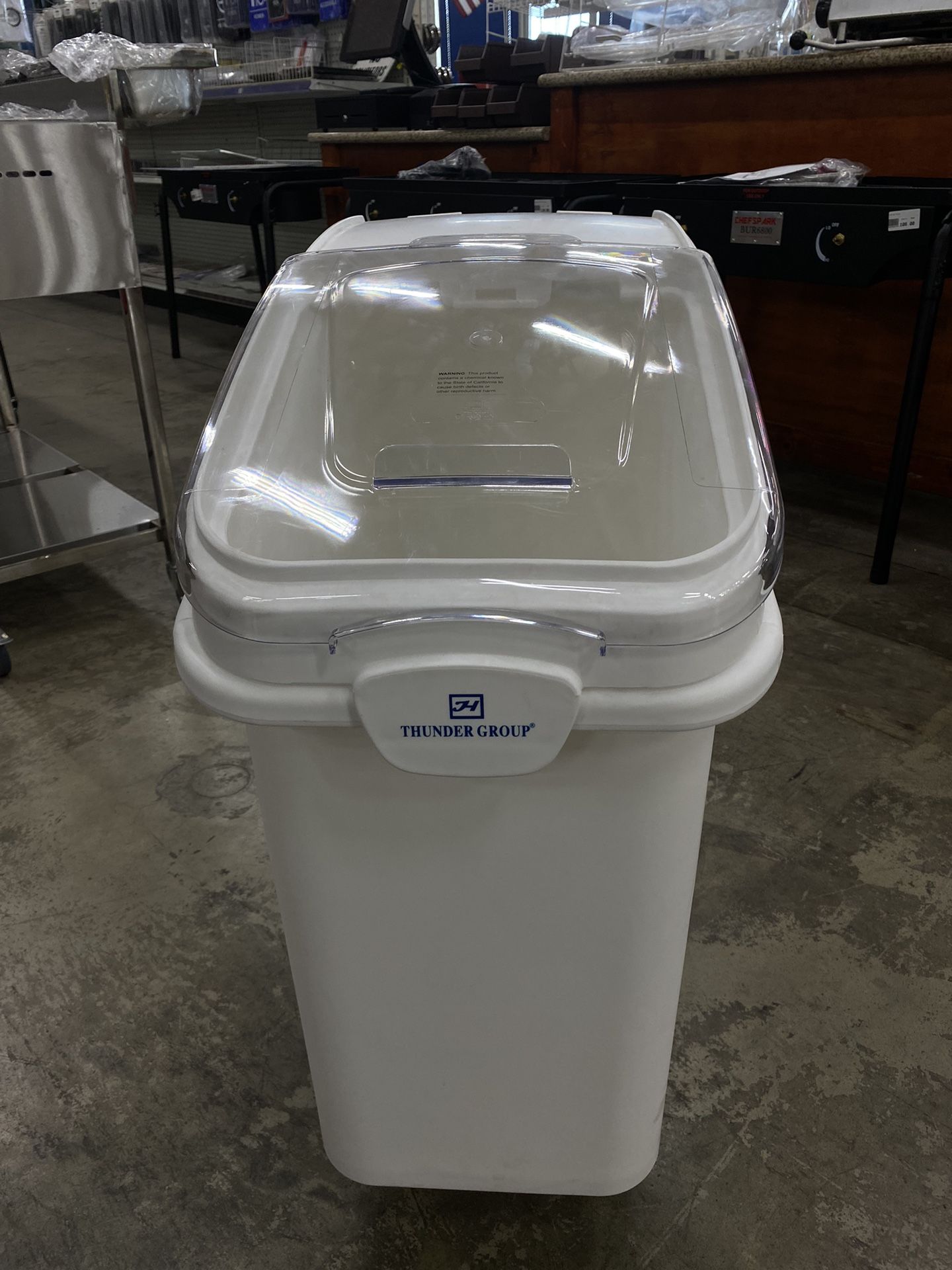 21 Gallon Scooping Bin
