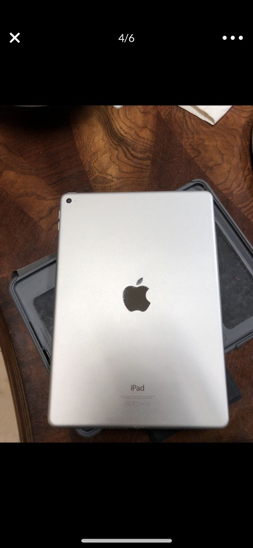 IPad 64 gb white with case -used