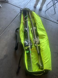 Skis And Pools