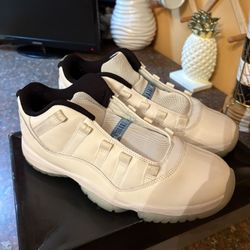 Jordan 11 Legend Blue 