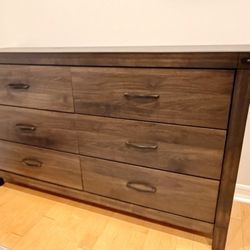 Dresser + nightstand 