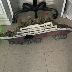 Aquarium Fish Tank Pirate Ship 