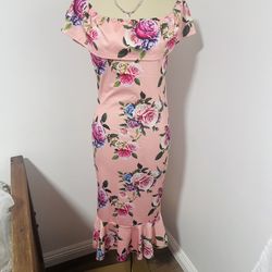 Mother And Daughter Dress Size Is Medium For Women Size Of Child Dress Is 5 To 6 Years Old Child In Great Conditions For Photoshoot