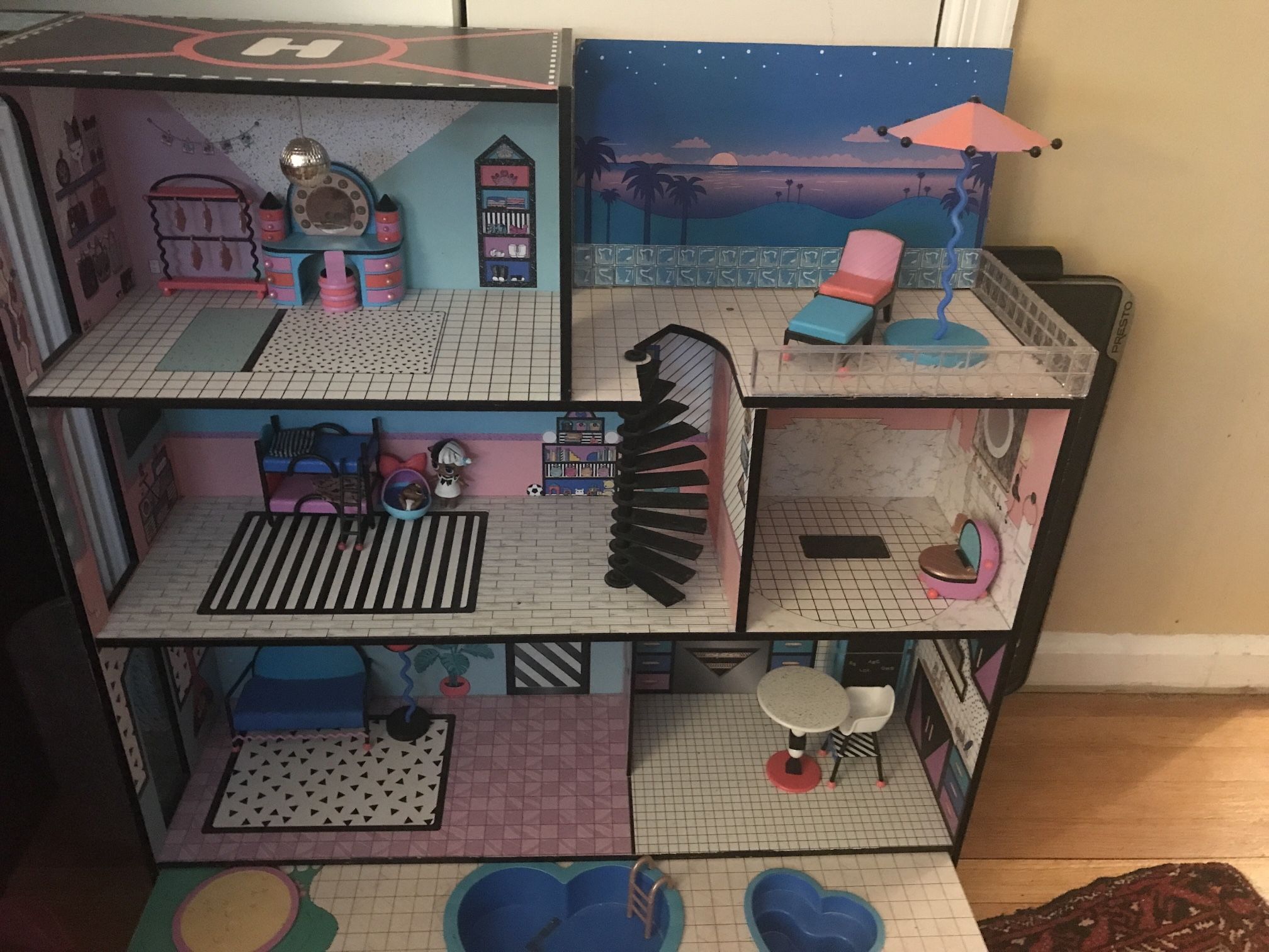 L.O.L doll house with furniture and dolls