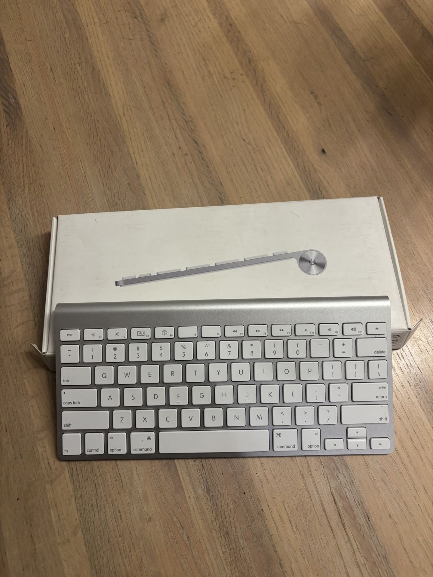 Apple Wireless Keyboard 