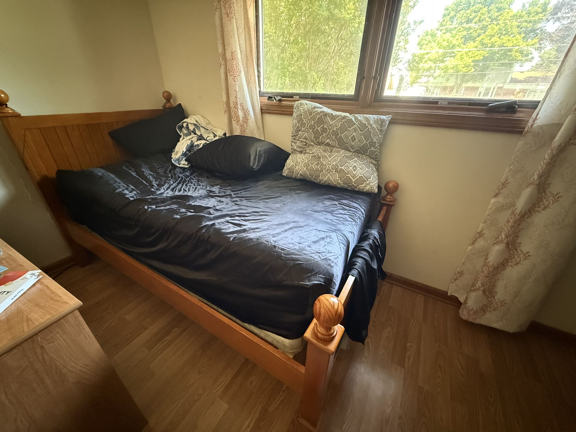 Beautiful Twin Bed 
