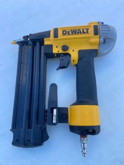 DeWalt Pneumatic Brad Nailer