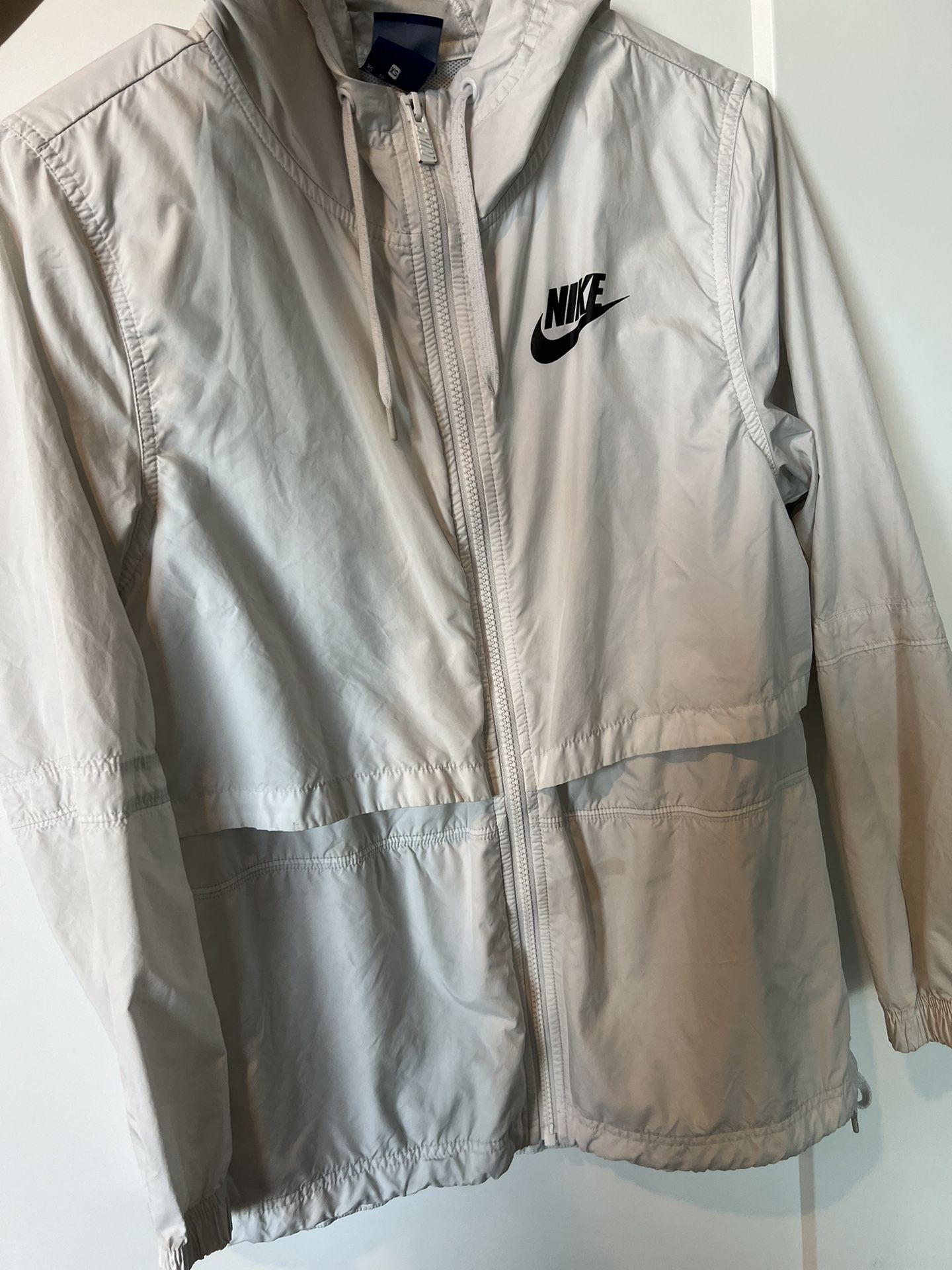 White Nike Windbreaker