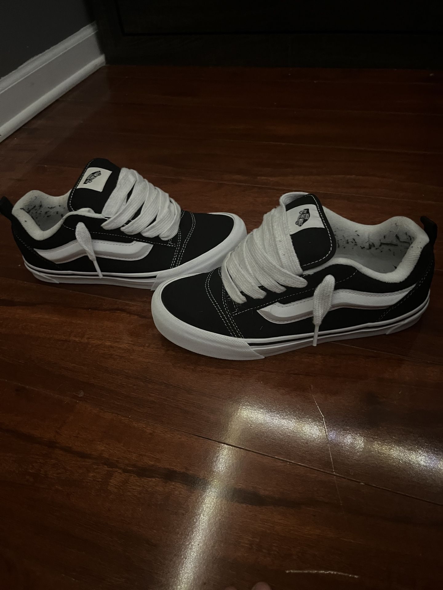 Vans Knu School size 7