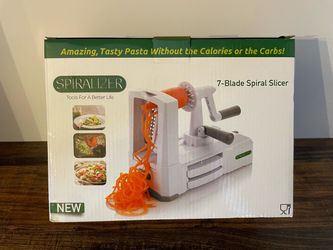 Vegetable slicer/spiralizer
