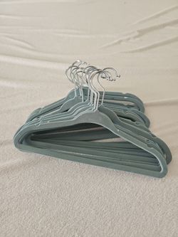 17 Pack Slim Velvet Hangers in Dusty Blue non slip Kids Size
