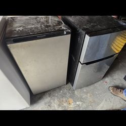 Mini Fridge 