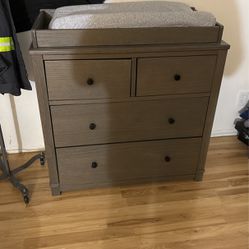 4 Drawer Dresser With Changing Table
