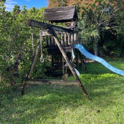 Free 15 Year Old Swing Set Needs Some TLC Etc…