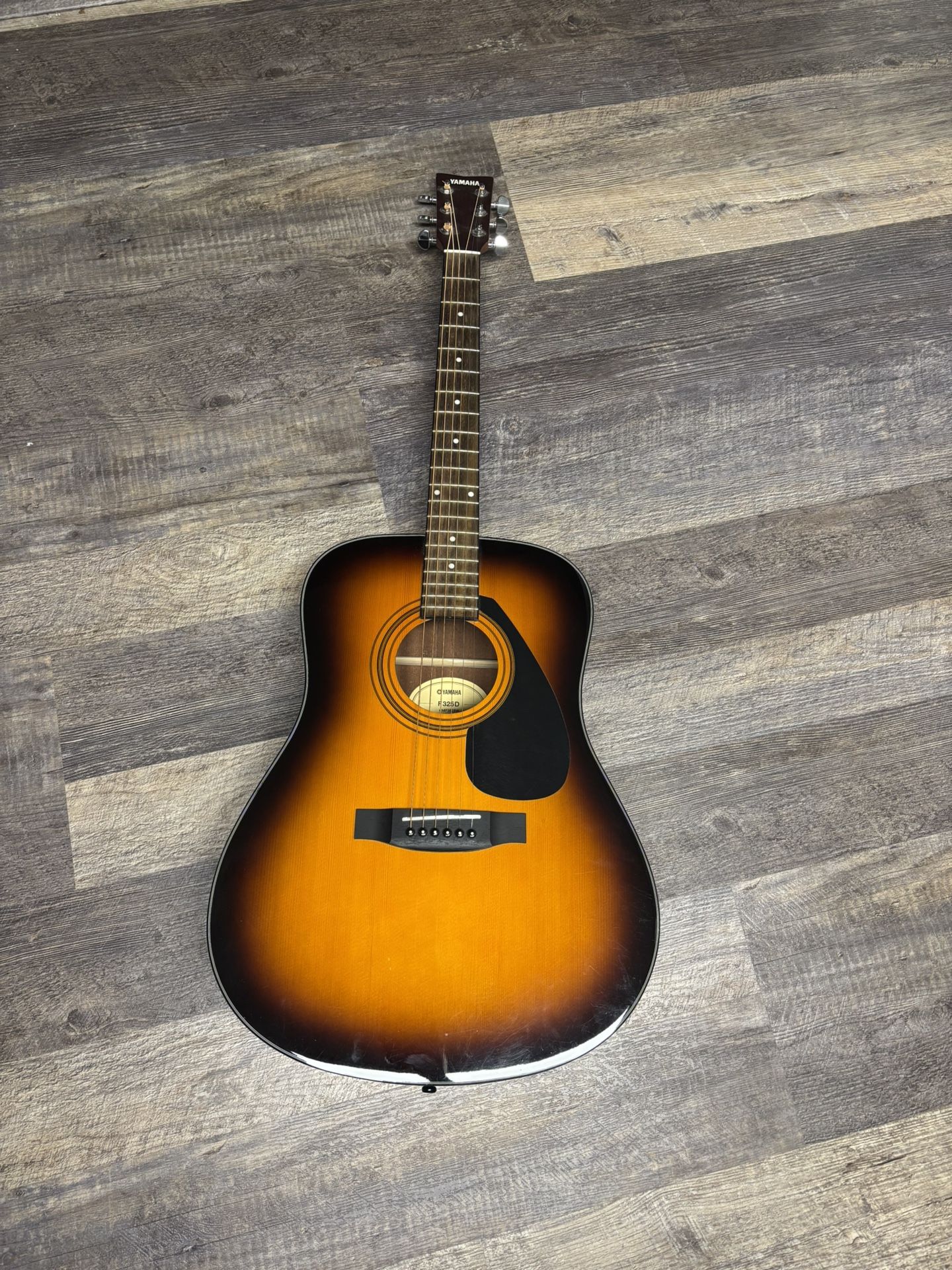 Acoustic Guitar! Free Guitar Wall Hanger!