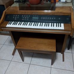 Piano excelente condiciones 