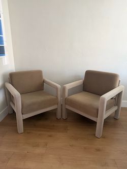 Accent chairs