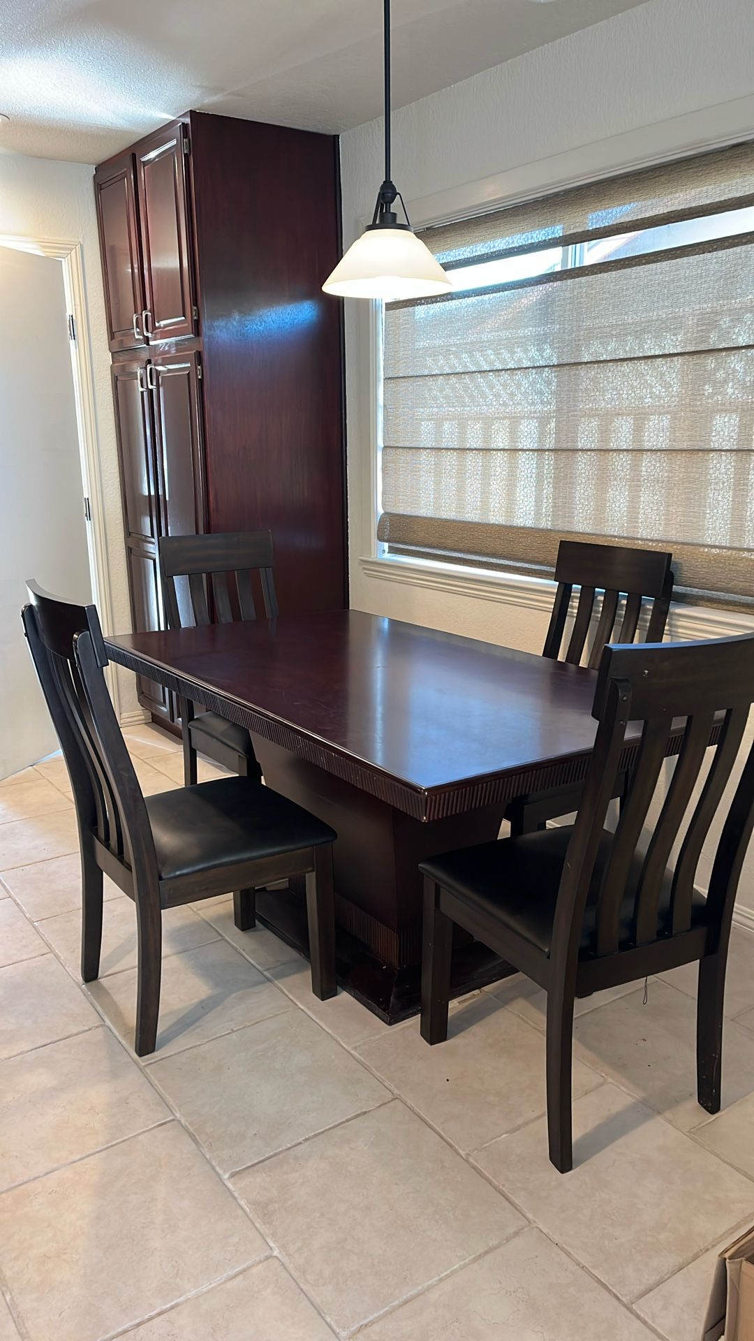 Dining Table & 4 Chairs