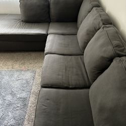 L Sectional Couch with Ottomon