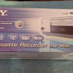 UNOPENED Sony SLV-N88 VHS VCR