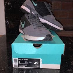 Nike Men’s Size 8 SB GHOST