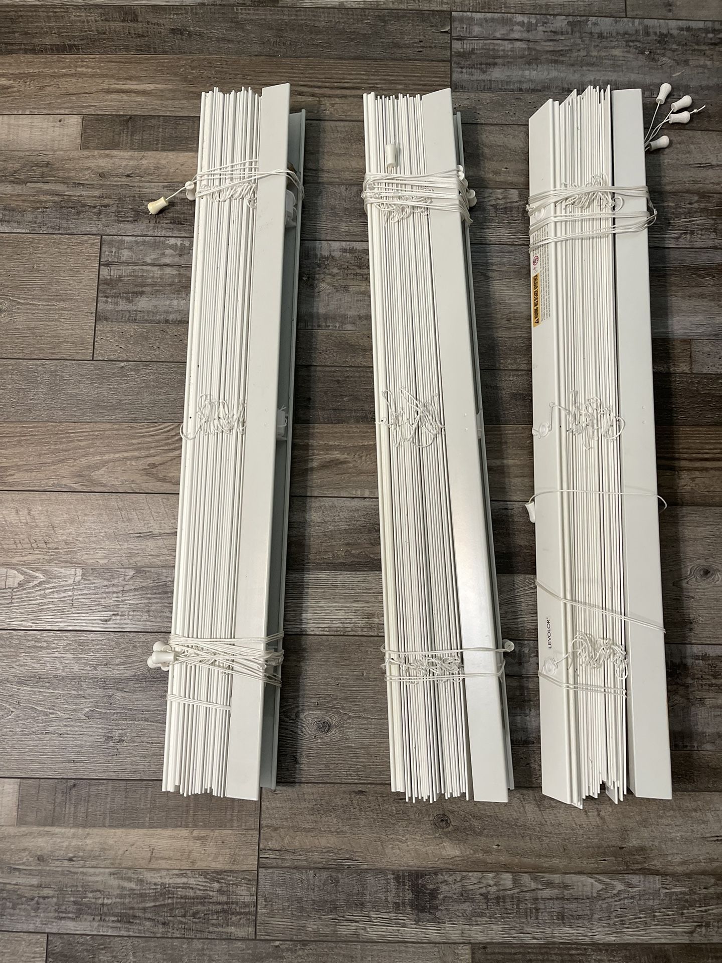 Levolor Faux Wood Blinds 2 Sizes