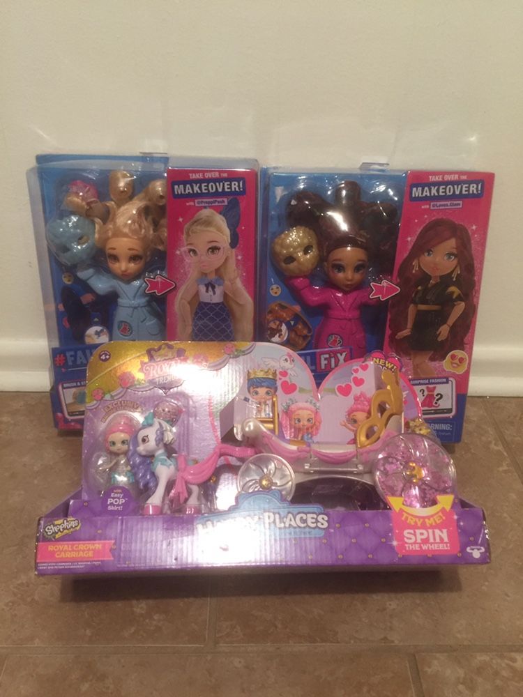 Christmas Gifts And Toys Barbie Gift Set Bundle Comes from a pet free and smoke free house I can sale together or separate Able to meet some days of t