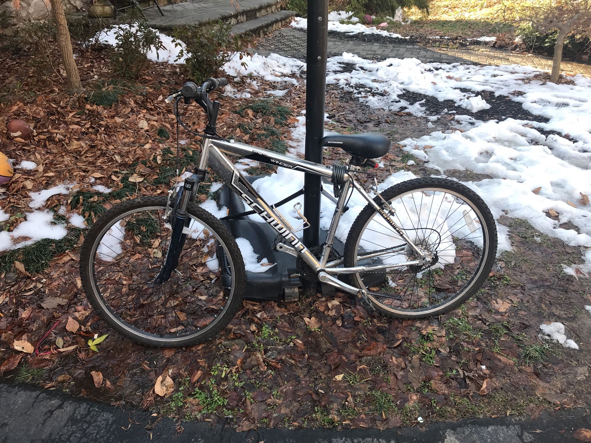 Diamondback Avenue 7 speed mountain bike/Schwinn side winder Sr Suntour 7 speed mountain bike both bikes for $85 total