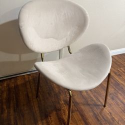 ACCENT CHAIR 
