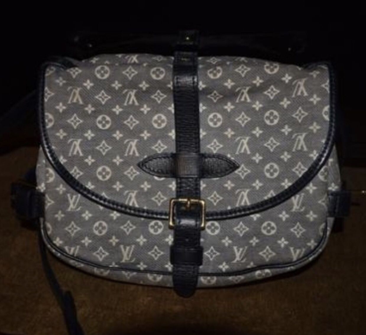 Authentic Louis Vuitton samur bag ASKING PRICE ACTUALLY $600