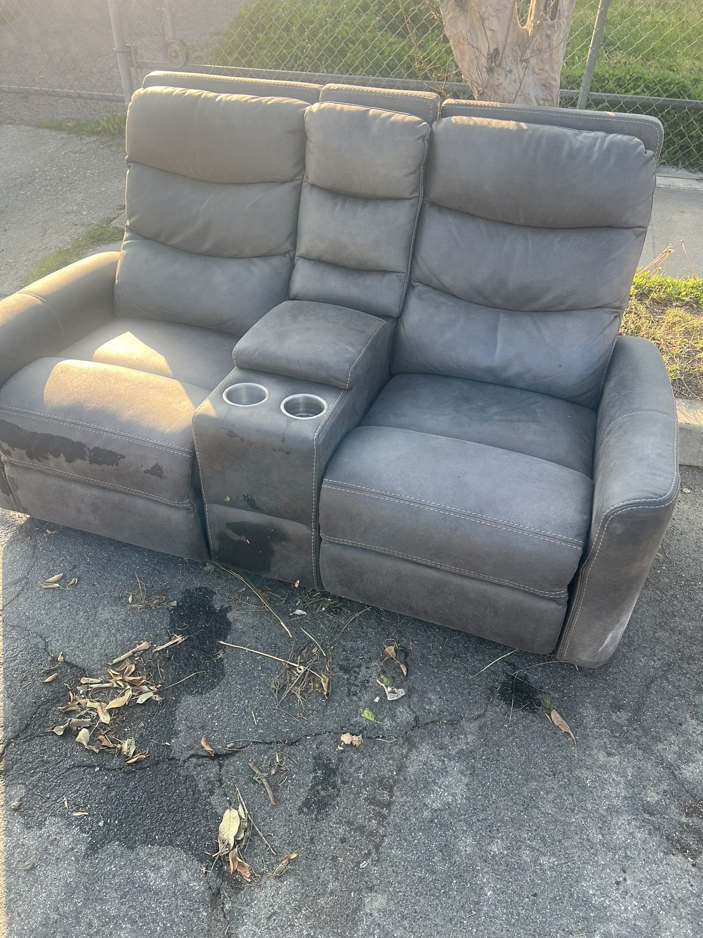 Recliner loveseat