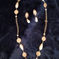 Vintage Pearl Necklace And Earrings Set 