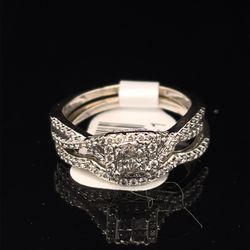 10KT White Gold Diamond Ring 3.60g Size 6-1/2 167468