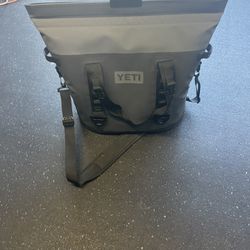 Yeti Cooler for Sale in Phoenix, AZ - OfferUp