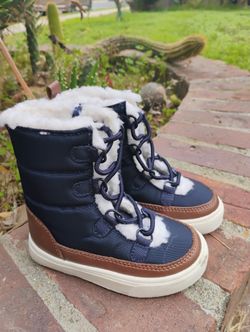 Snow Boots Sz 6 Toddler 