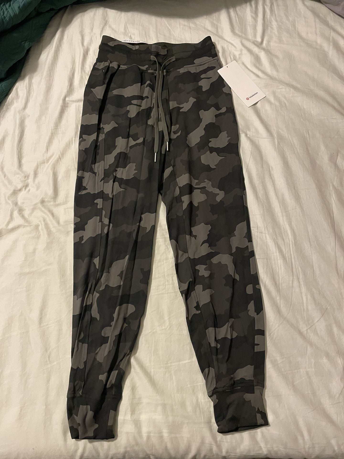 NWT Lululemon Ready To Rulu HR Jogger. Size 2.