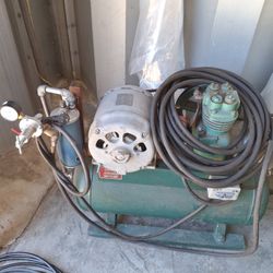 Vintage 15 Gallon Air Compressor